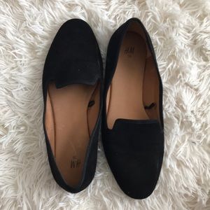 Black dress shoes